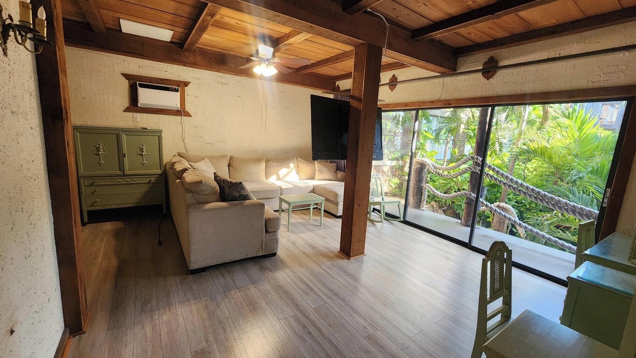 Photo of Livingroom in Historic Seaport
