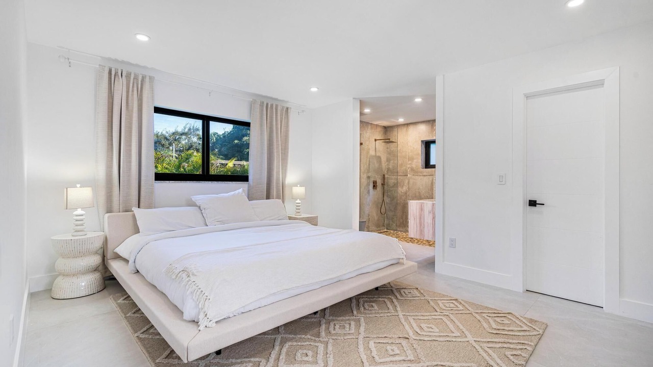 Photo of Bedroom in Ludlam