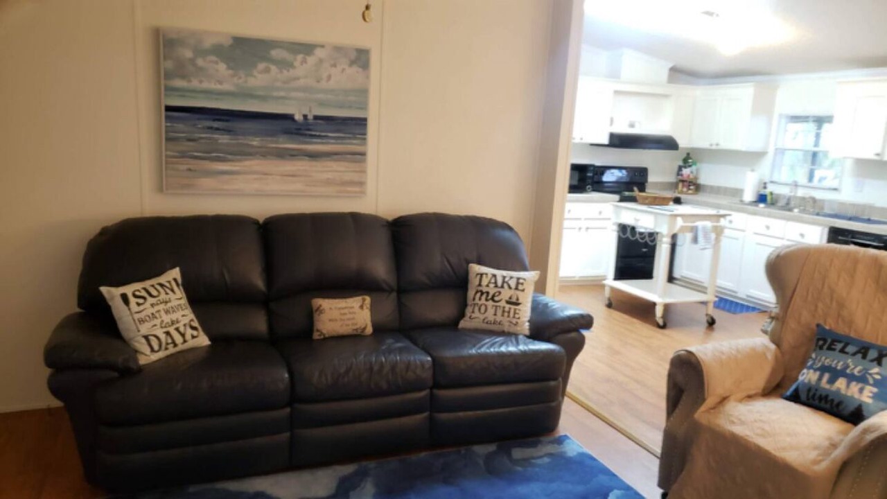Photo of Livingroom in Taylor Creek