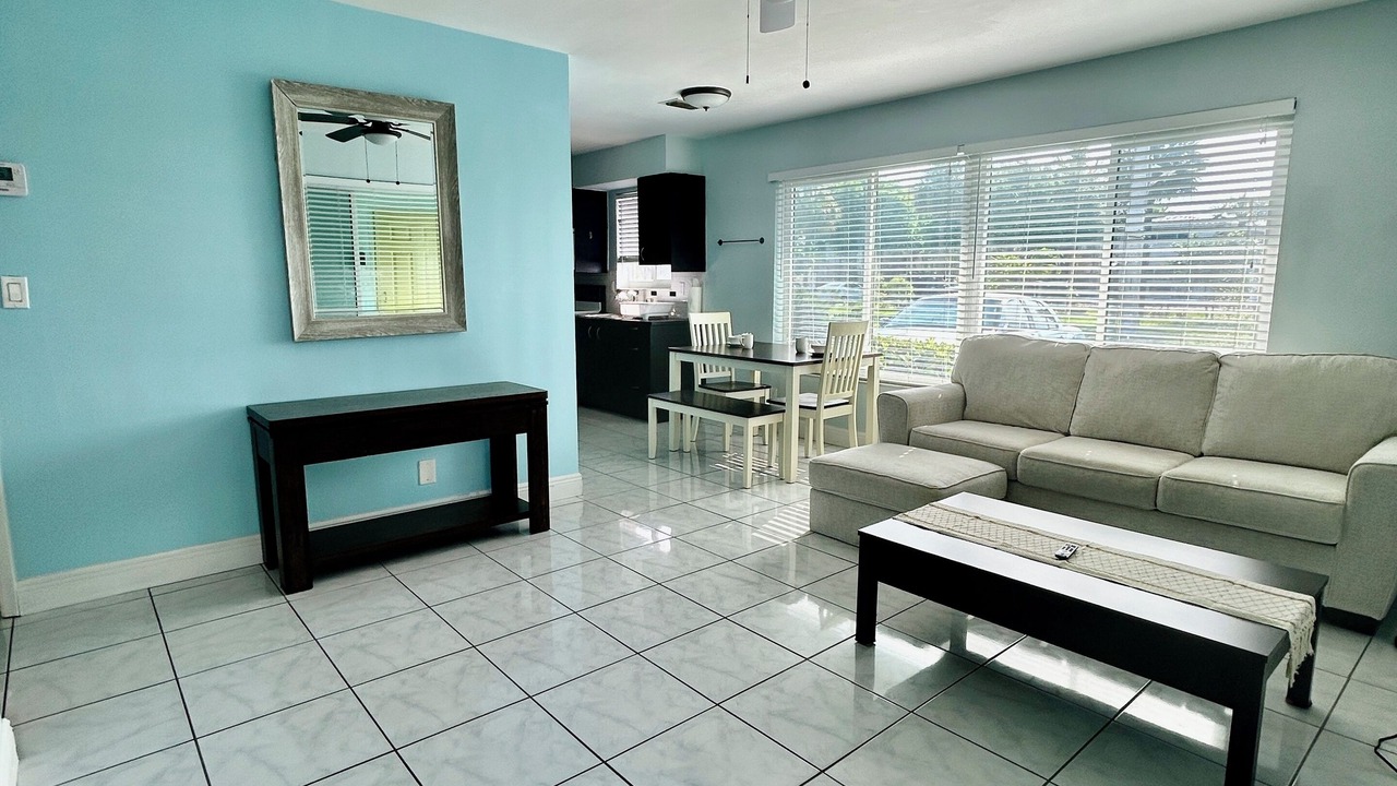 Photo of Livingroom in Lauderdale-by-the-Sea