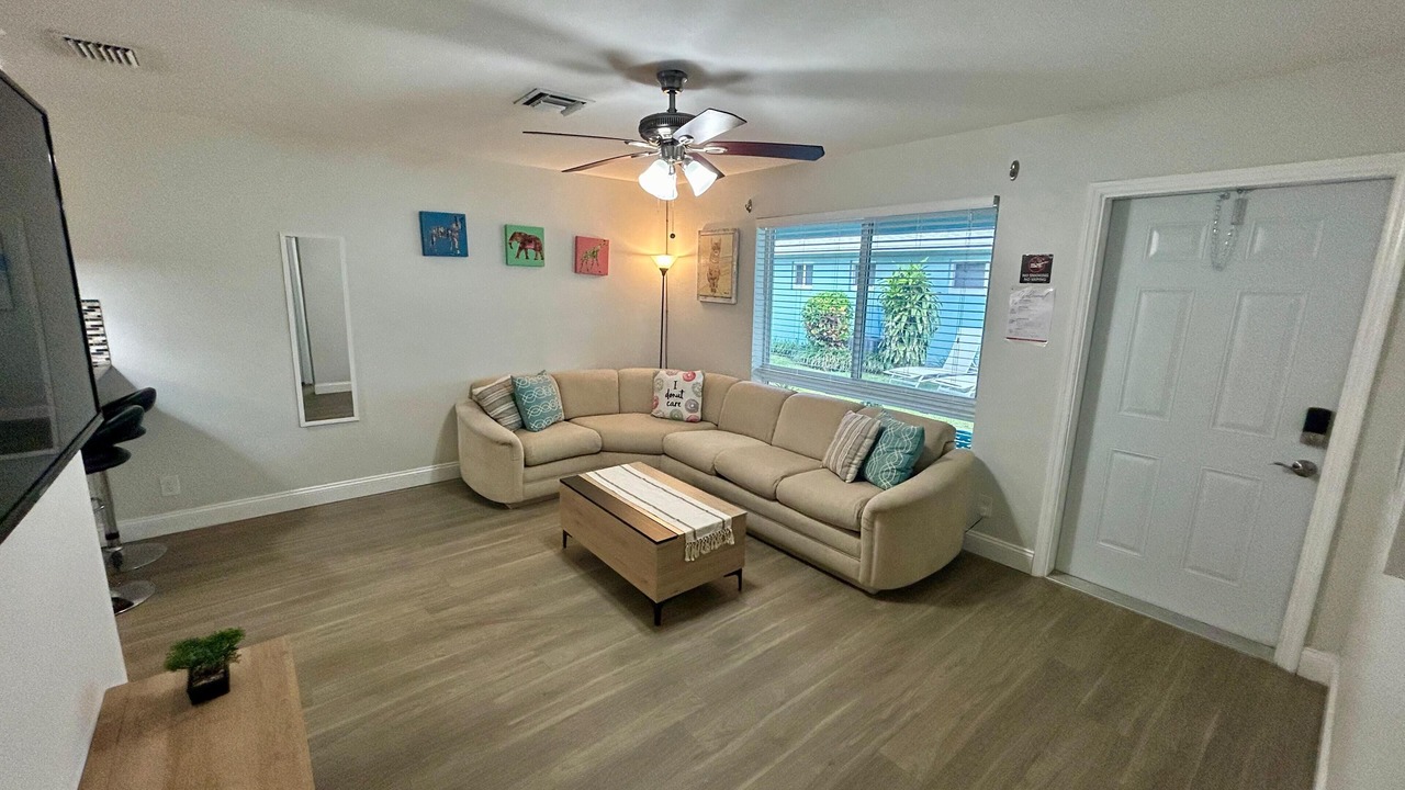 Photo of Livingroom in Lauderdale-by-the-Sea