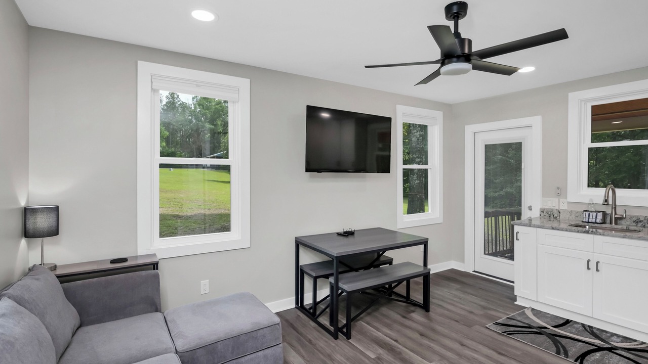 Photo of Livingroom in Leesville