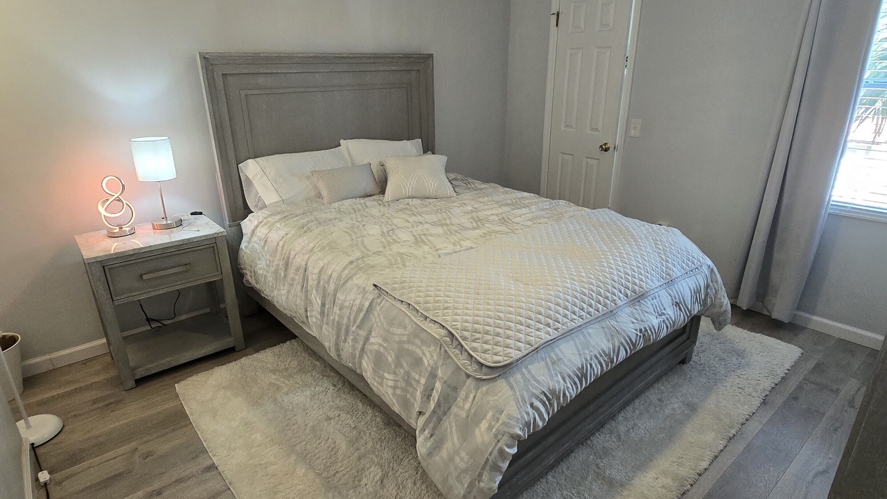 Photo of Bedroom in Feather Sound
