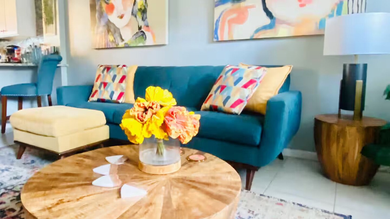 Photo of Livingroom in Courier City - Oscawana