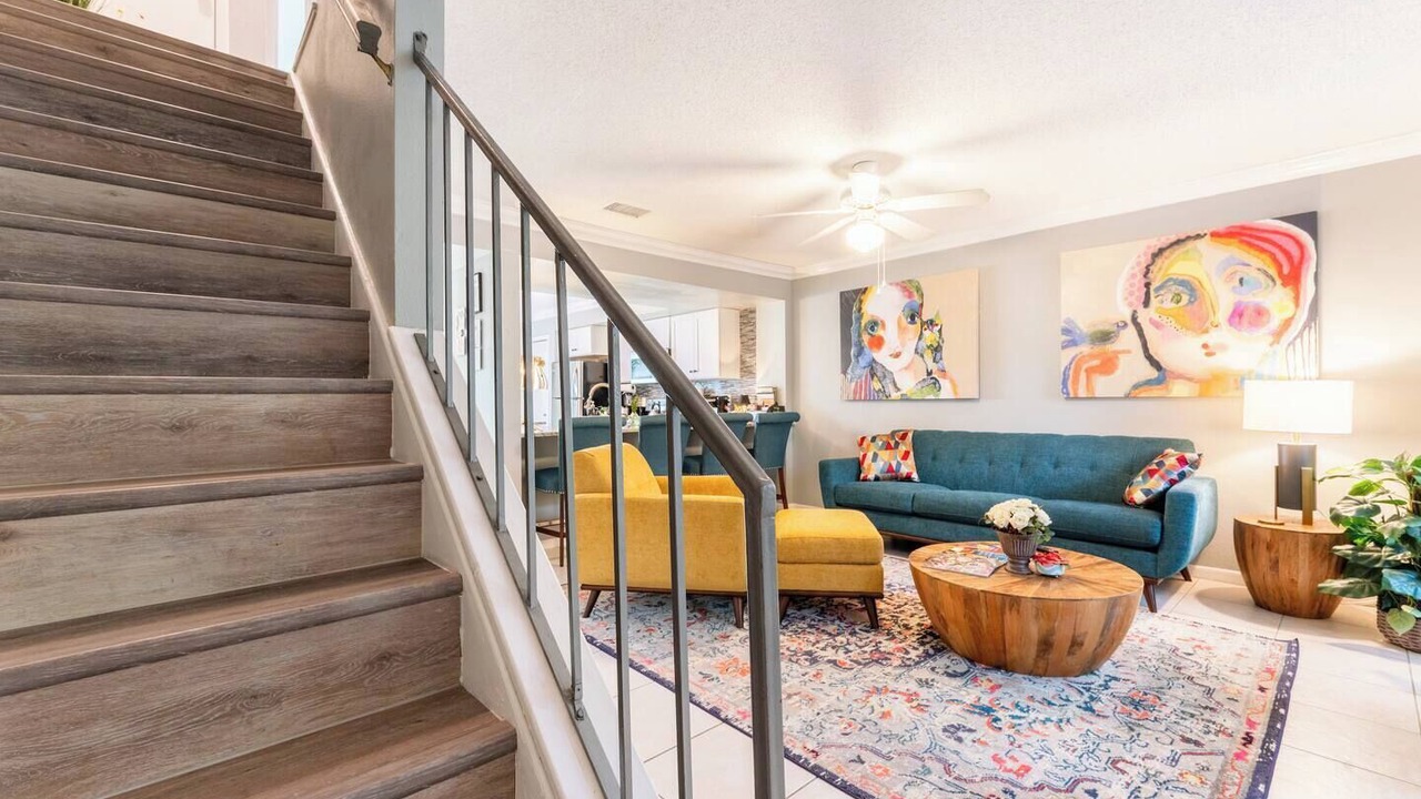 Photo of Livingroom in Courier City - Oscawana