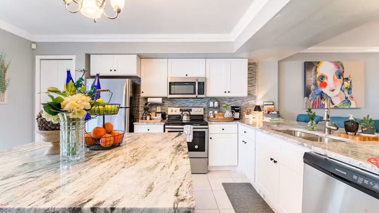 Photo of Kitchen in Courier City - Oscawana