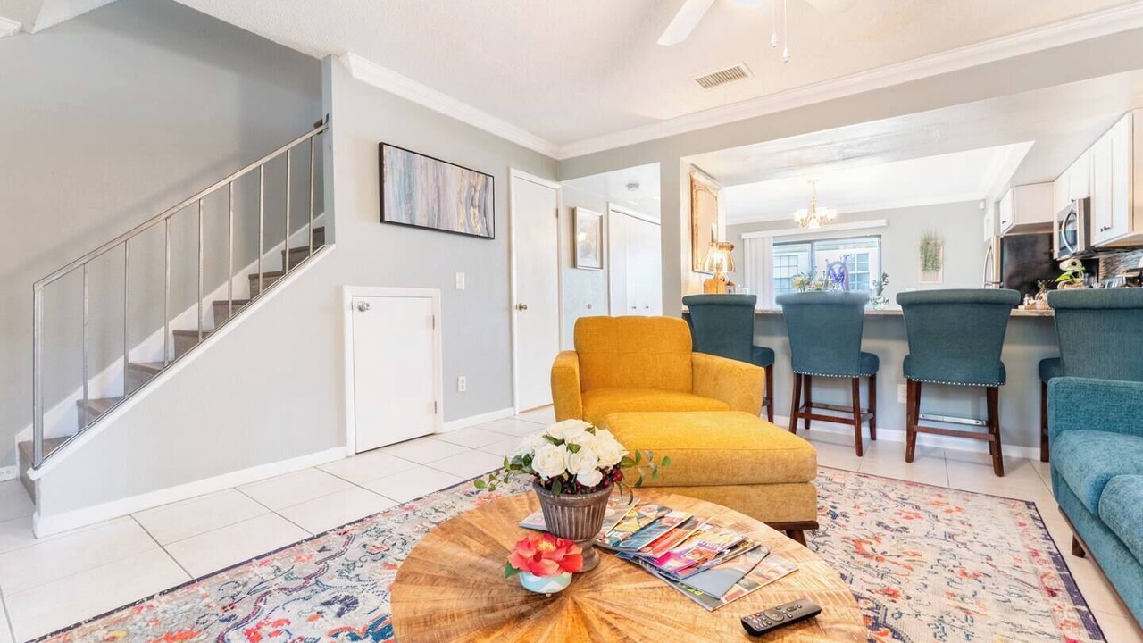 Photo of Livingroom in Courier City - Oscawana