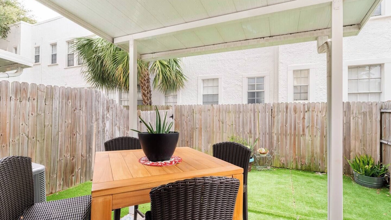 Photo of Outdoor in Courier City - Oscawana