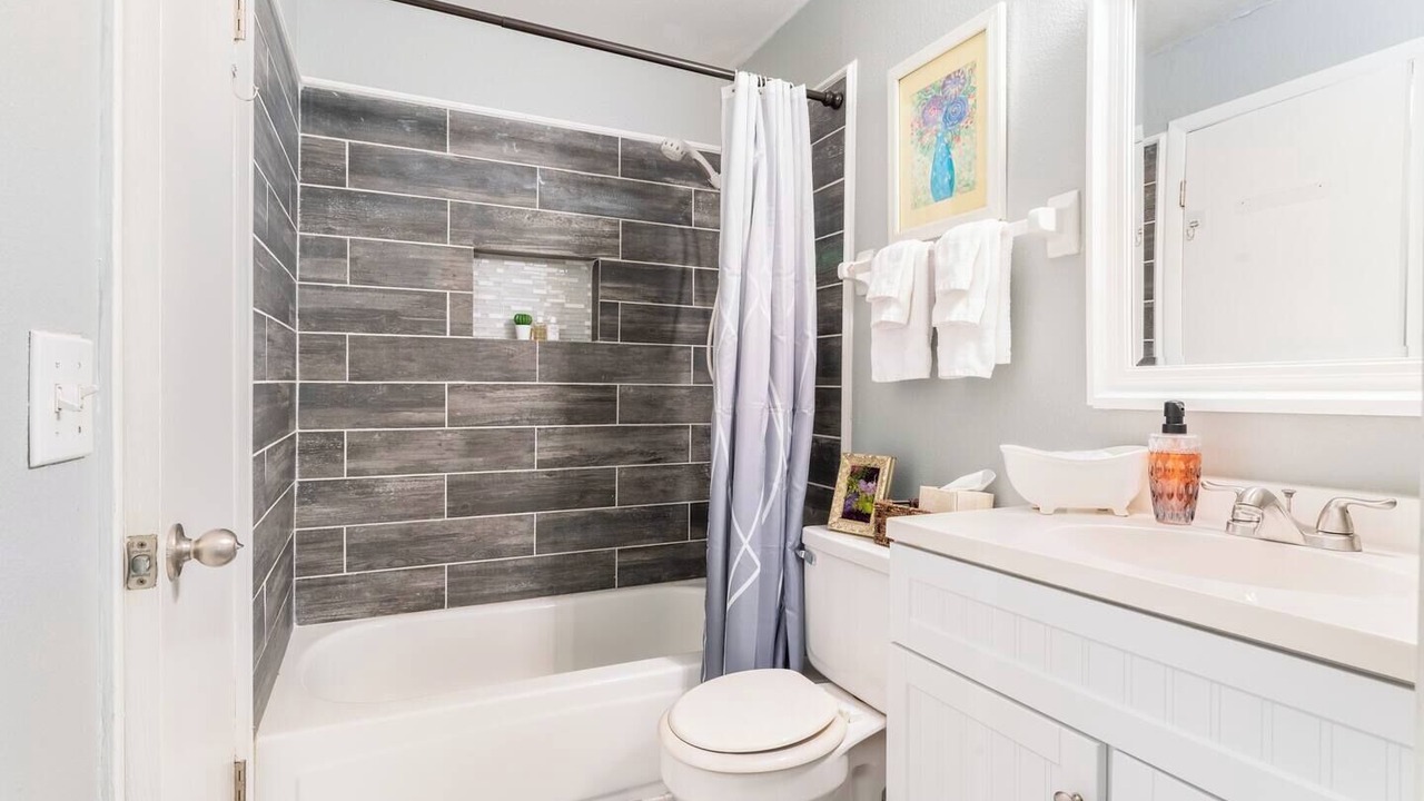 Photo of Bathroom in Courier City - Oscawana