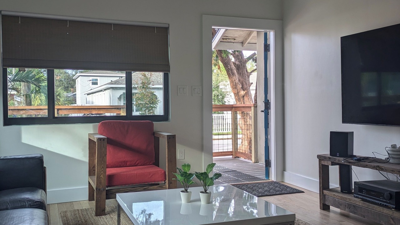 Photo of Livingroom in Crescent Lake