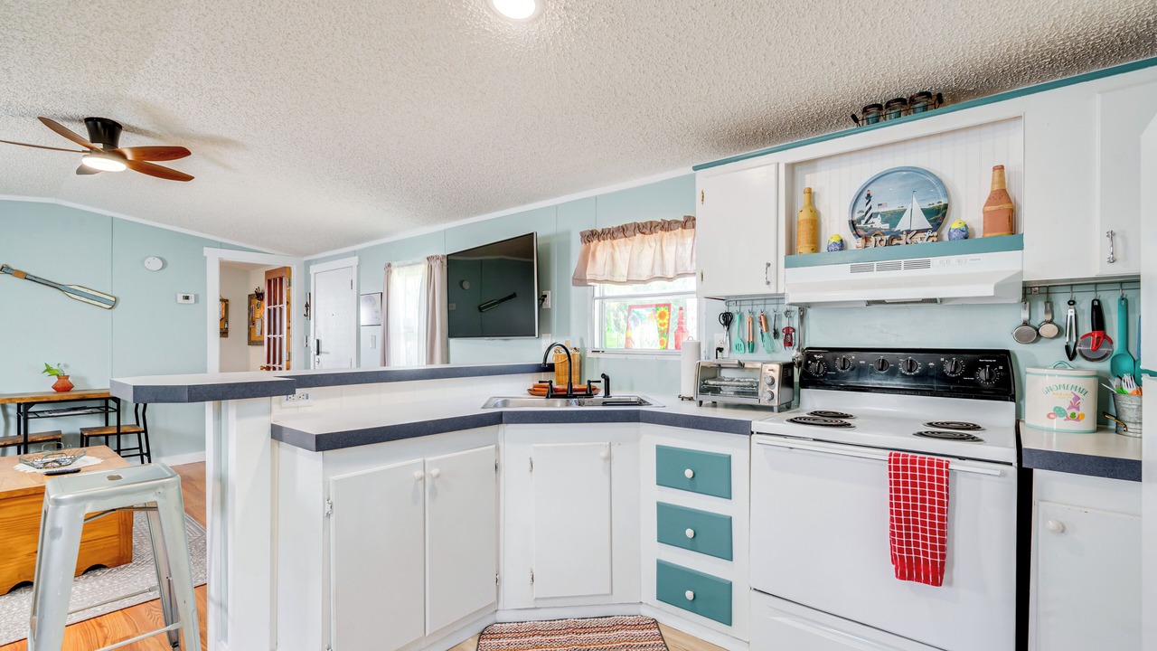 Photo of Kitchen in Manattee Road