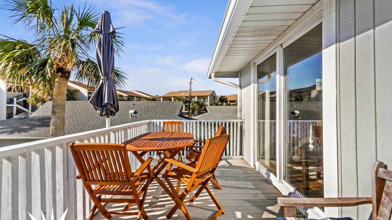 Photo of Patio Balcony in Surfcrest Village