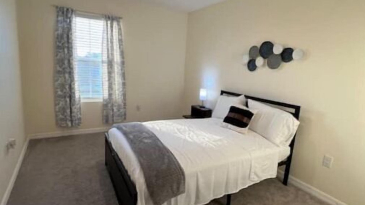 Photo of Bedroom in Wesley Chapel