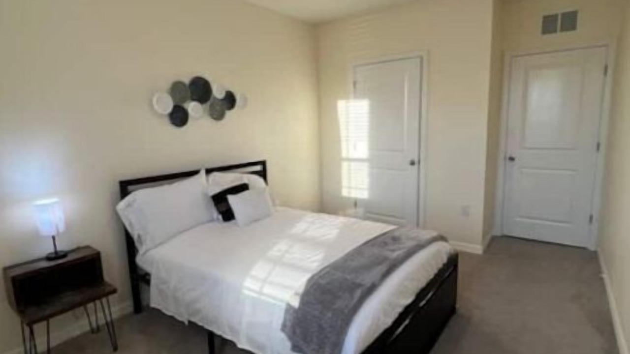 Photo of Bedroom in Wesley Chapel