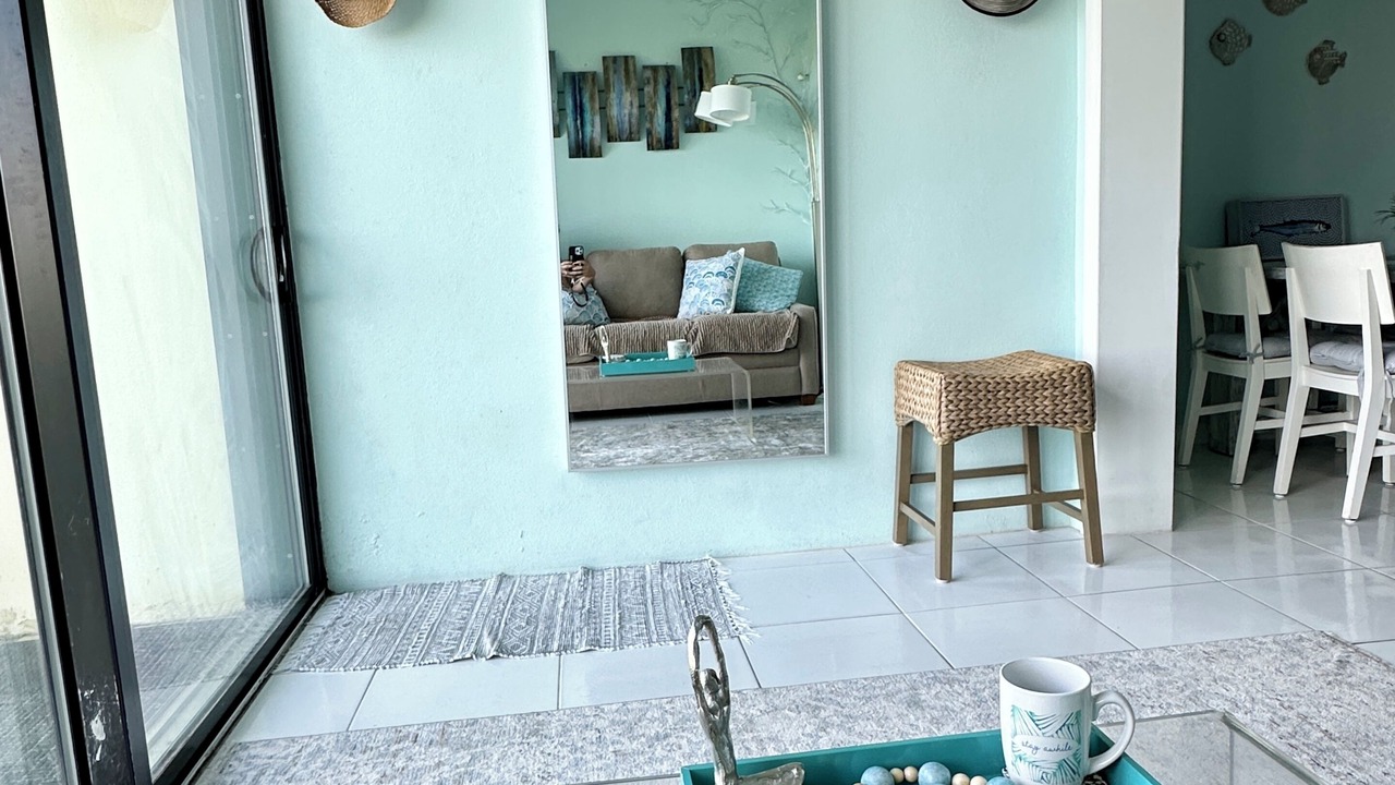 Photo of Livingroom in Jacksonville