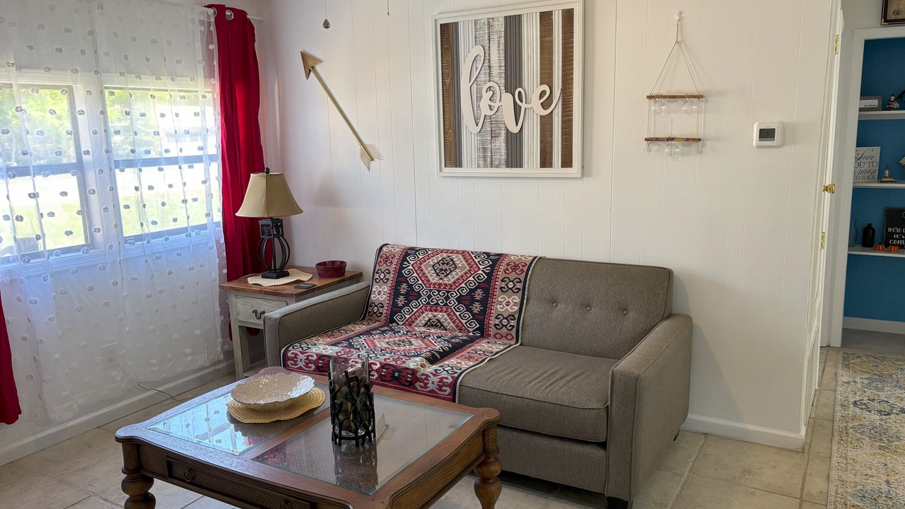 Photo of Livingroom in Gulf Breeze