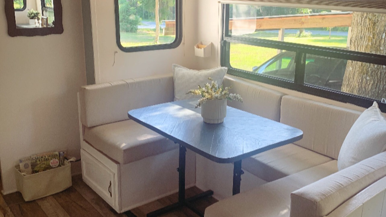 Photo of Livingroom in Pomona Park