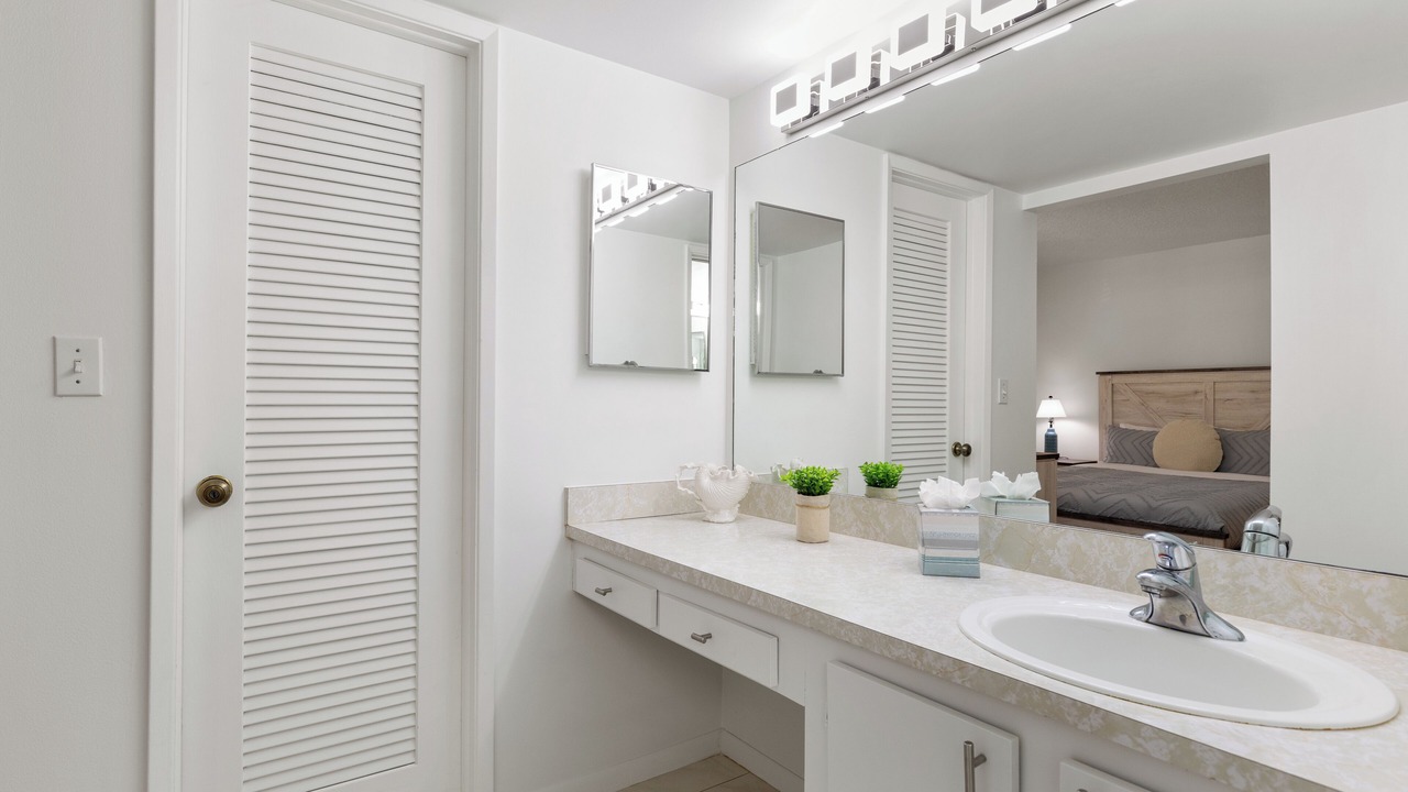 Photo of Bathroom in Tropic Palms