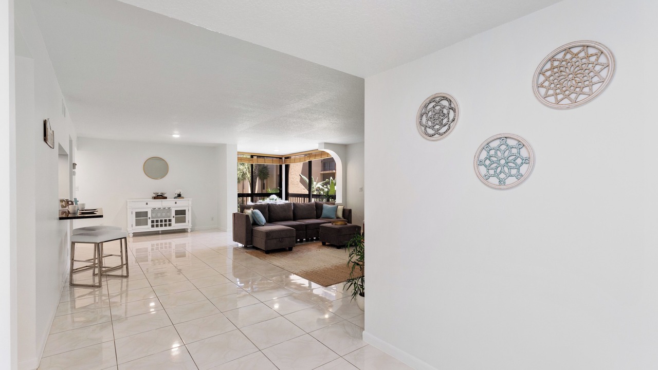 Photo of Livingroom in Tropic Palms