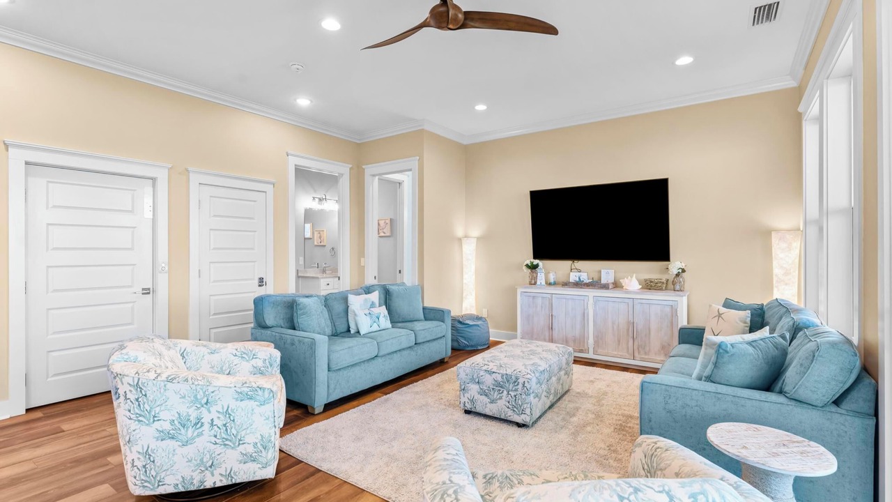 Photo of Livingroom in Indian Pass