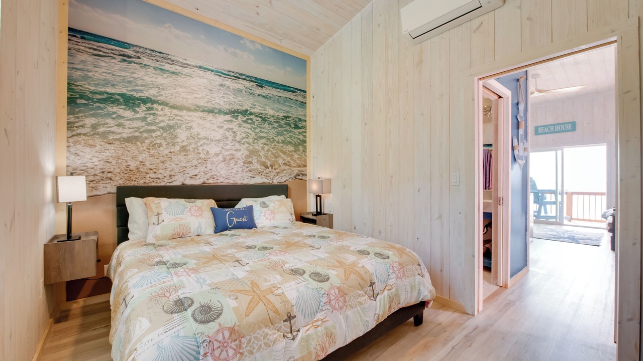 Photo of Bedroom in Carrabelle