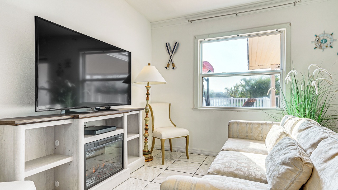 Photo of Livingroom in Hudson Beach Estates