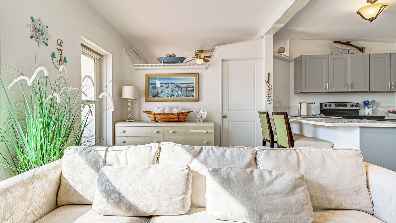 Photo of Livingroom in Hudson Beach Estates