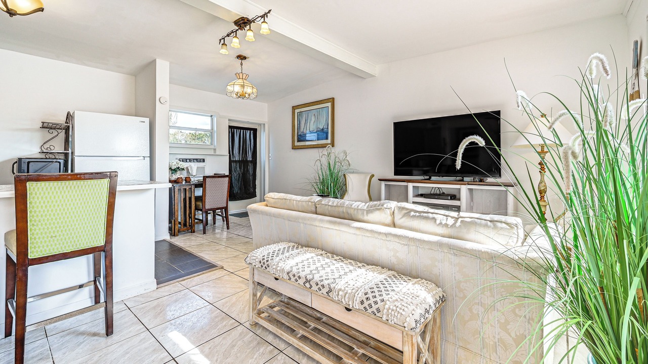 Photo of Livingroom in Hudson Beach Estates