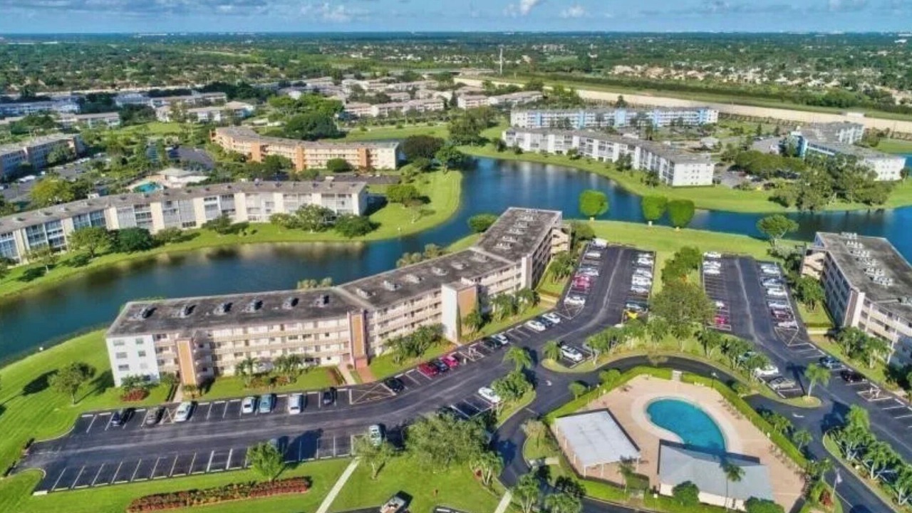 Photo of Outdoor in Hamptons at Boca Raton