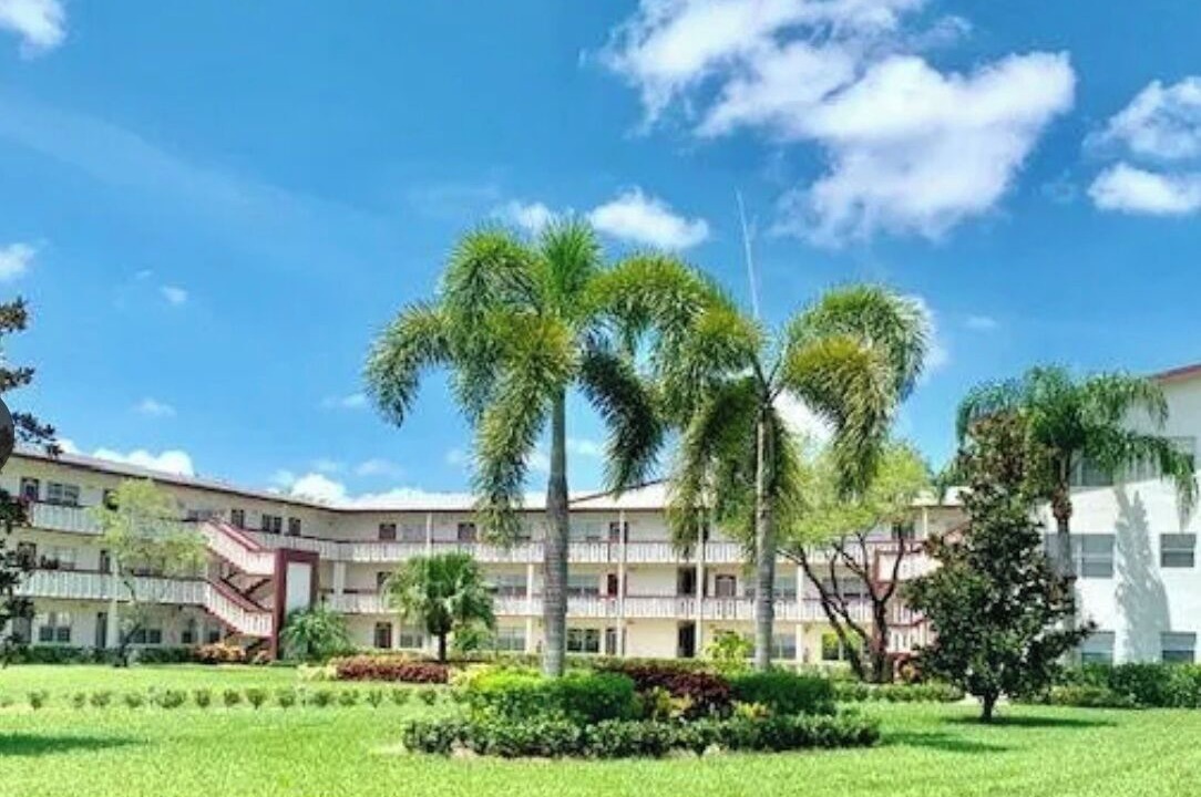 Photo of Outdoor in Hamptons at Boca Raton