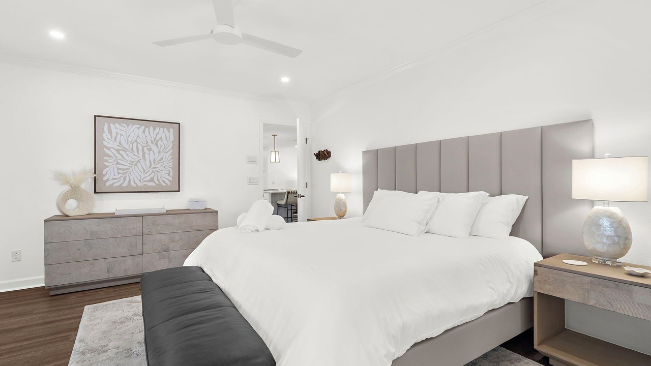 Photo of Bedroom in Bayshore Gardens