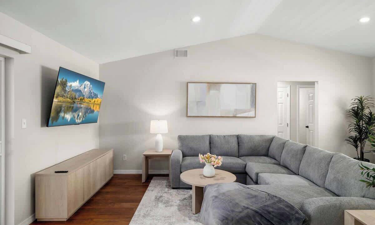 Photo of Livingroom in Wesley Chapel