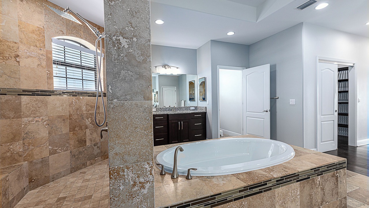 Photo of Bathroom in Diplomat