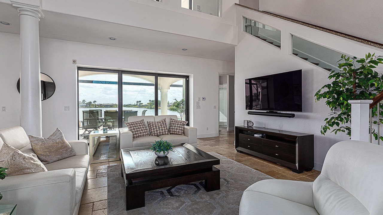 Photo of Livingroom in Diplomat