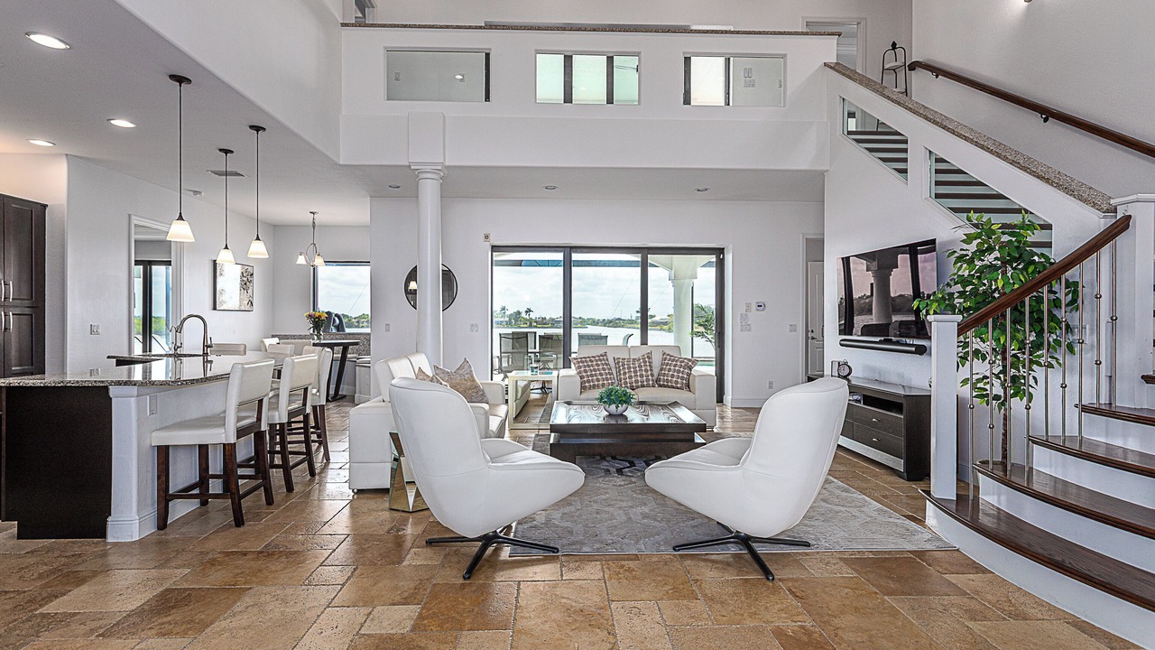 Photo of Livingroom in Diplomat