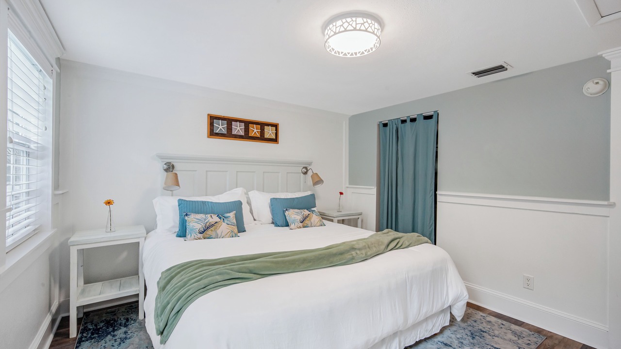 Photo of Bedroom in Holmes Beach