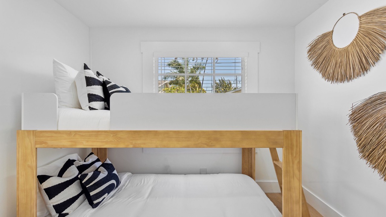 Photo of Bedroom in Northwood Shores