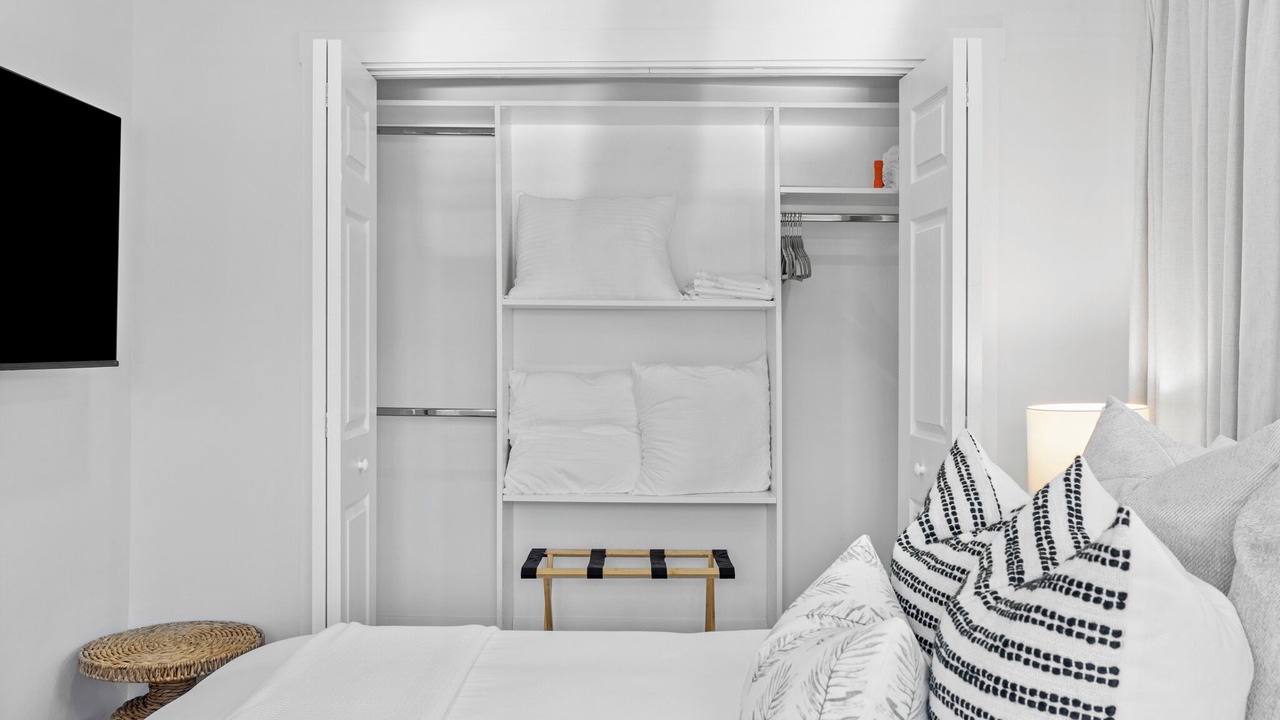 Photo of Bedroom in Northwood Shores
