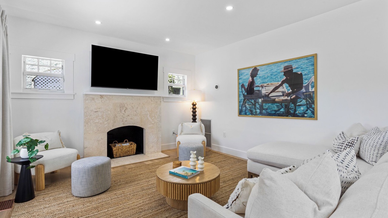 Photo of Livingroom in Northwood Shores