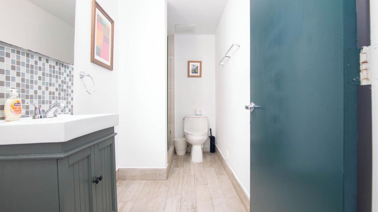 Photo of Bathroom in West Avenue