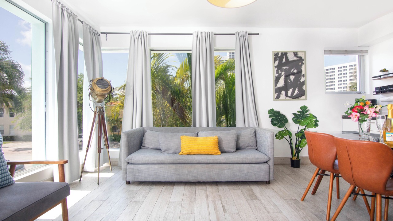 Photo of Livingroom in West Avenue
