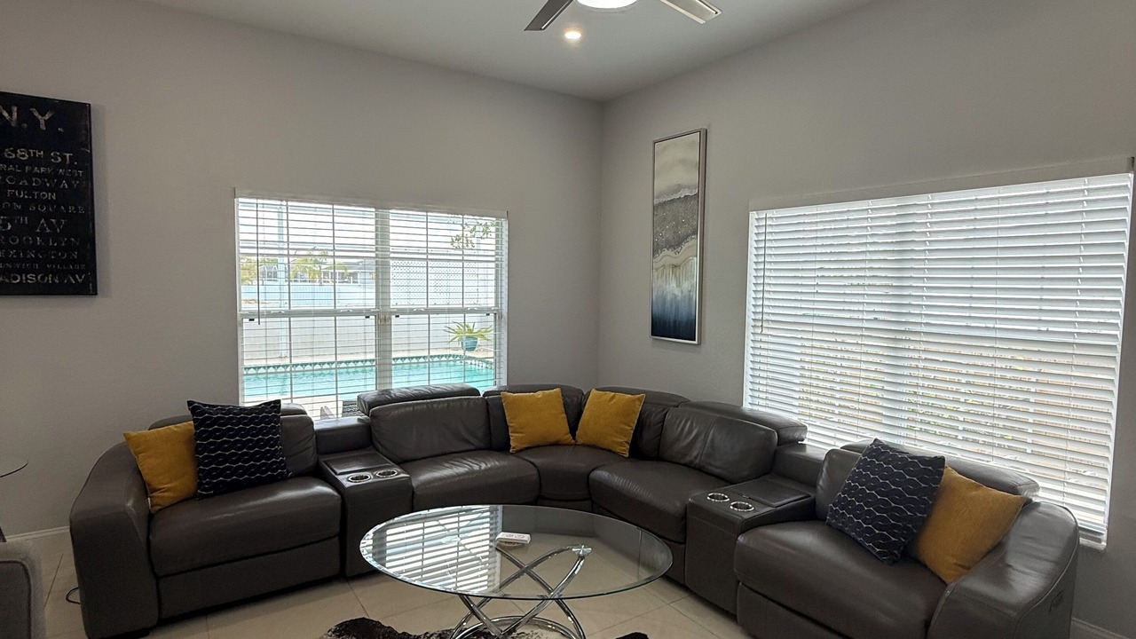 Photo of Livingroom in Harris