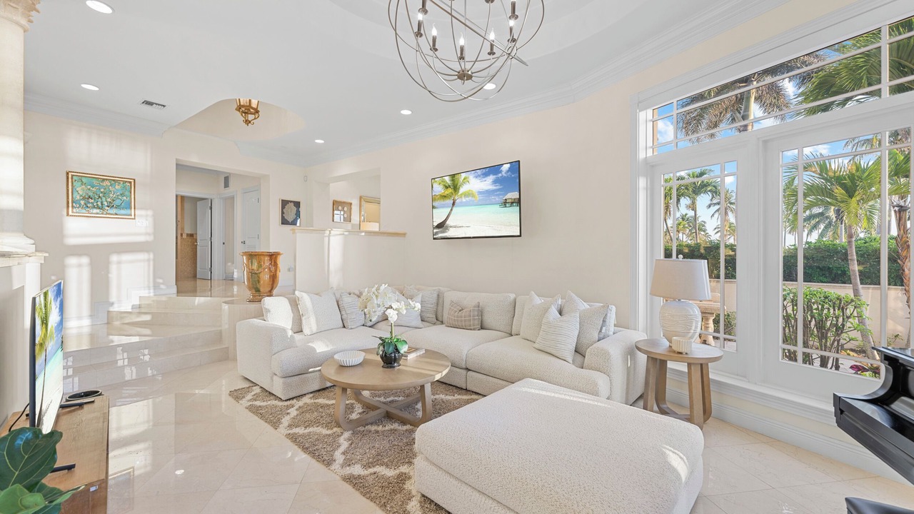 Photo of Livingroom in Palm Beach - West Palm Beach