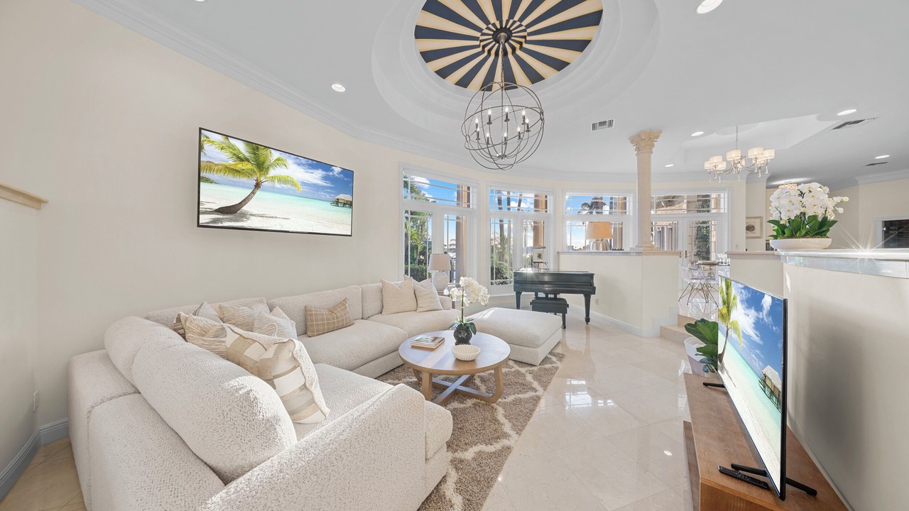 Photo of Livingroom in Palm Beach - West Palm Beach