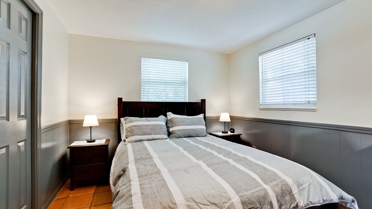 Photo of Bedroom in Bayshore Gardens