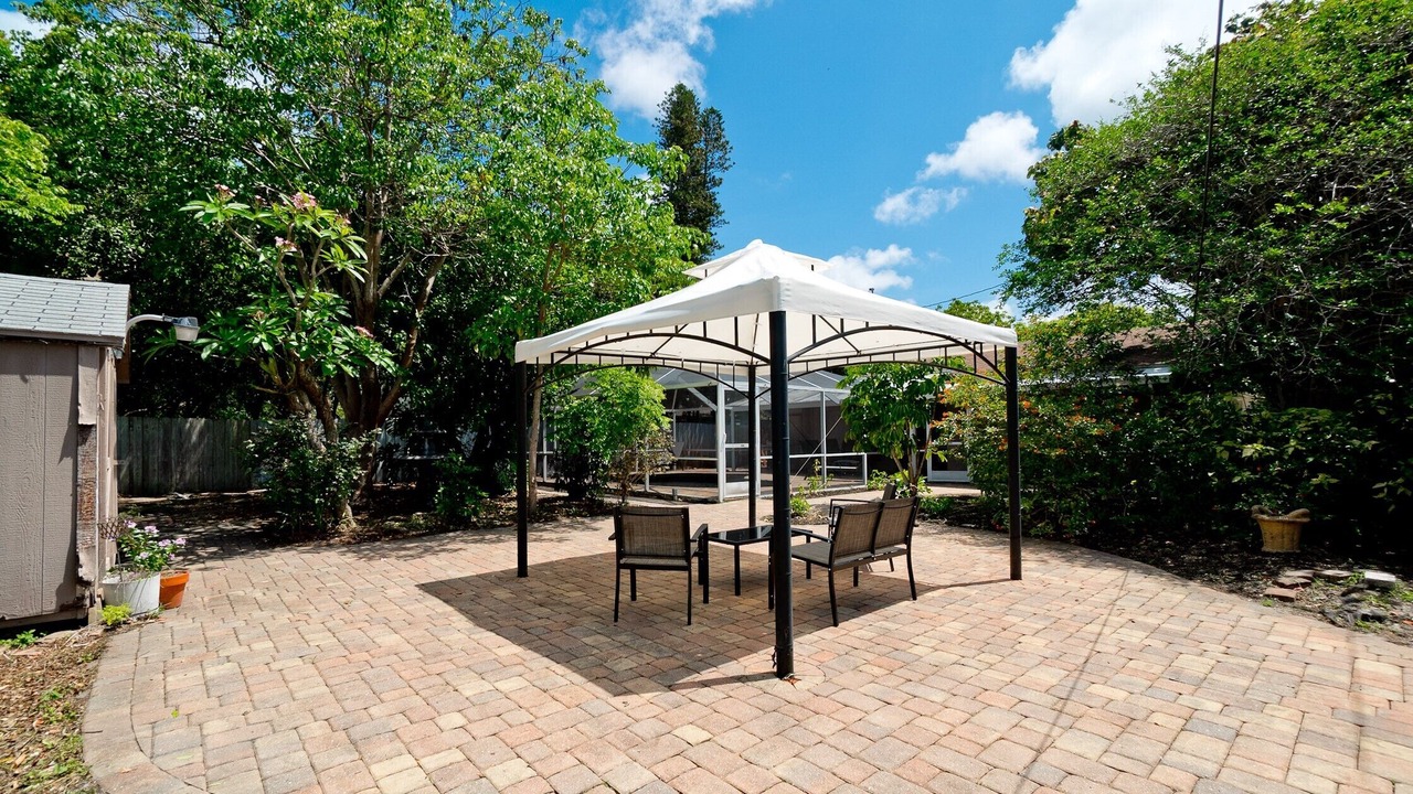 Photo of Patio Balcony in Bayshore Gardens