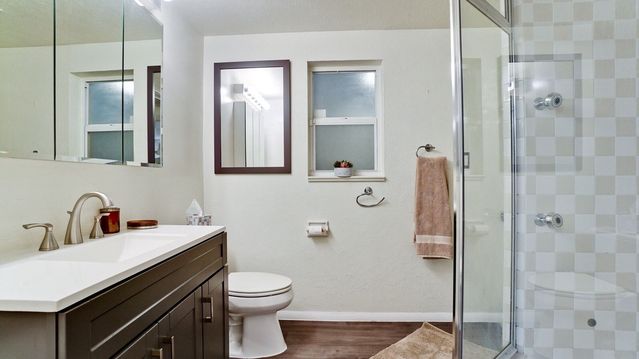 Photo of Bathroom in Bayshore Gardens