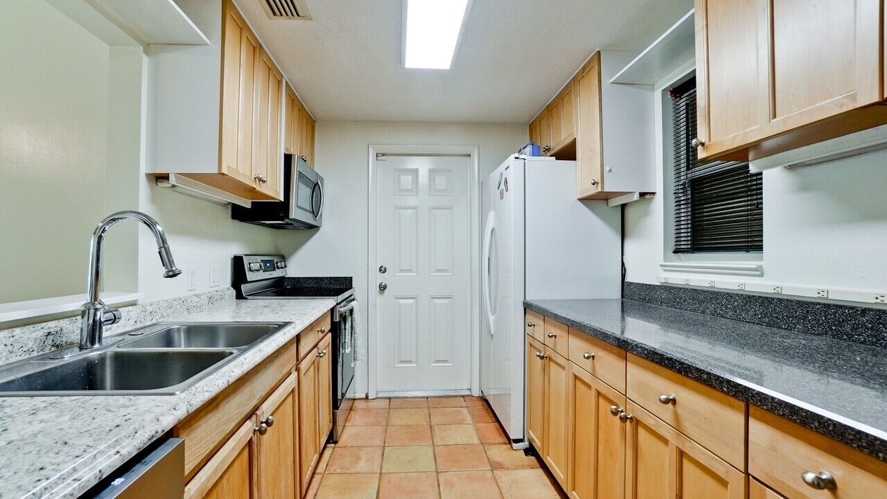 Photo of Kitchen in Bayshore Gardens