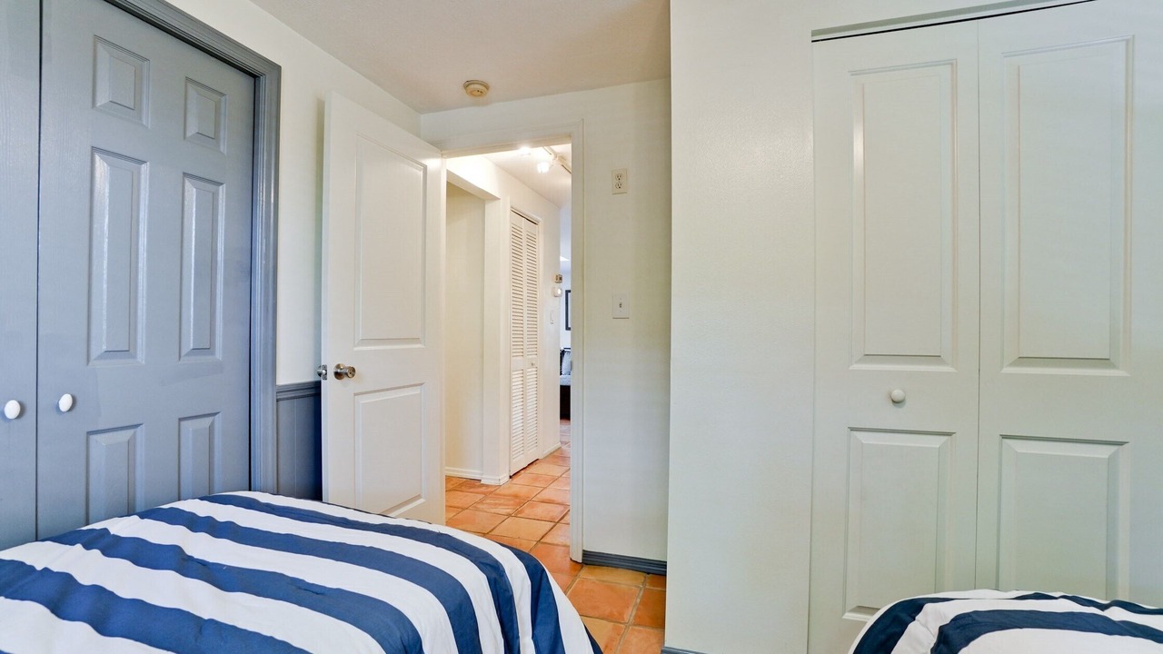 Photo of Bedroom in Bayshore Gardens