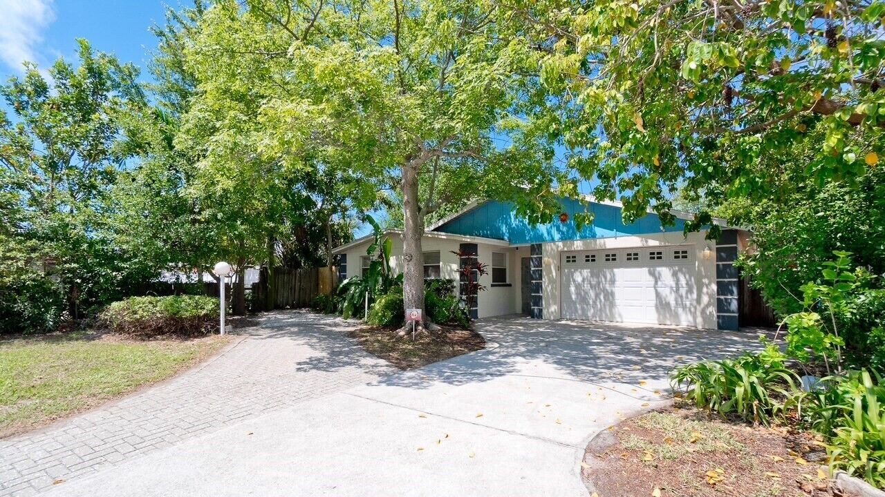 Photo of Outdoor in Bayshore Gardens